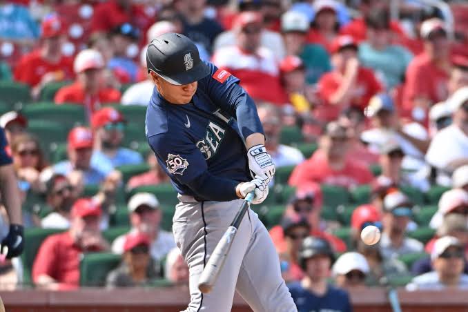 After winning challenge, Refsnyder's homer lifts Mariners to sweep