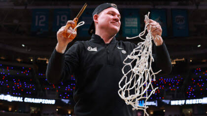 Tommy Lloyd staying at Arizona after North Carolina interest