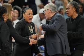 Dawn Staley asks for fans to do one thing after speaking to Geno Auriemma following flap