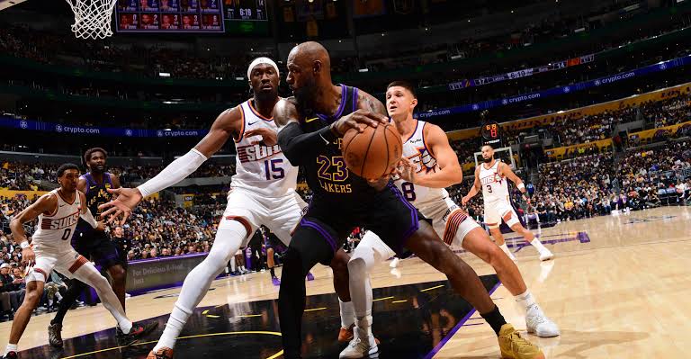 LeBron James is giving Lakers a puncher’s chance at postseason glory