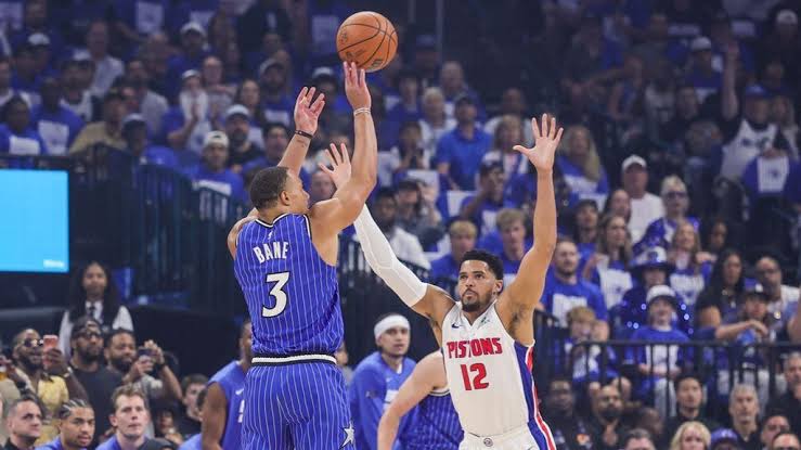 Magic grind out another win to push No. 1 Pistons to brink