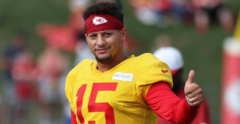 Chiefs want to keep Mahomes ‘happy & engaged’ in OTAs, per Ian Rapaport