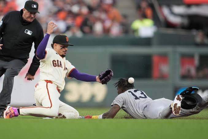 The Tony Vitello era opens with a dud in the Giants’ Netflix nightmare