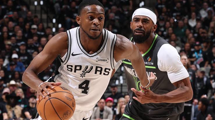 Live Updates: Spurs host Timberwolves in crucial contest