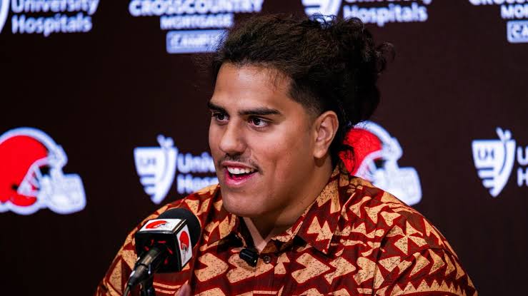 Browns sign first-rounder Spencer Fano, seven other draft picks
