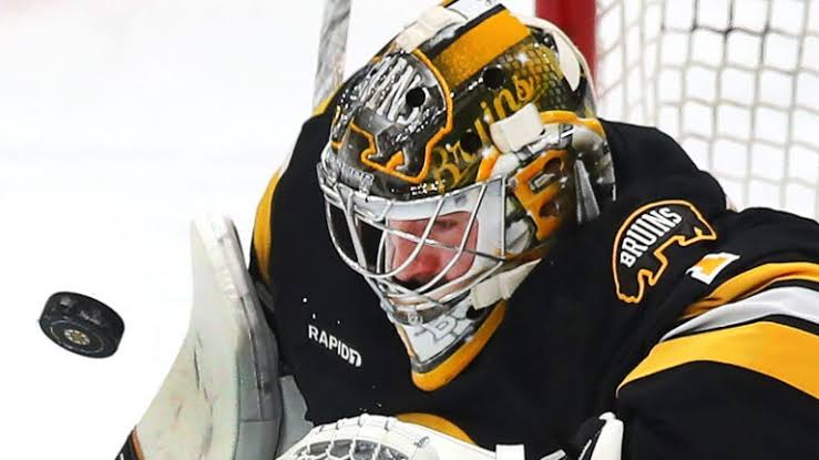 Jeremy Swayman explains his outburst at Bruins bench during Game 4 loss