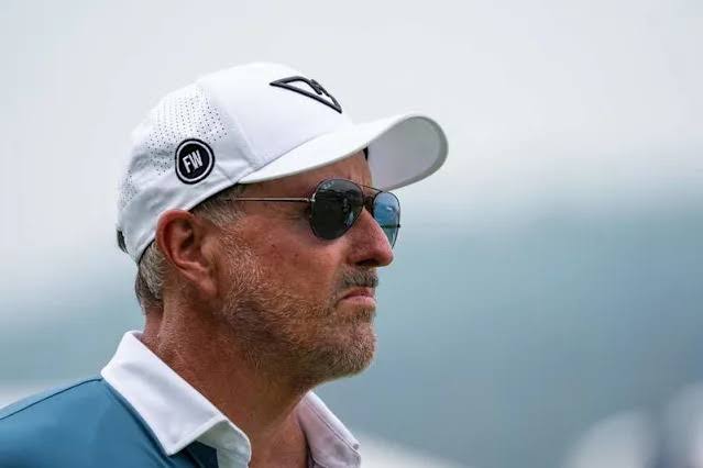 Phil Mickelson Issues Worrying Statement as He Exits PGA Championship Amid Family Health Matter