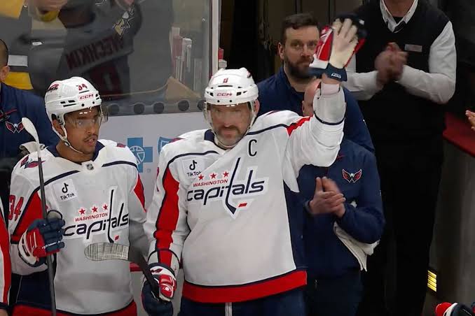 Alex Ovechkin receives standing ovation from Penguins fans, named 1st Star in what could be final game in Pittsburgh
