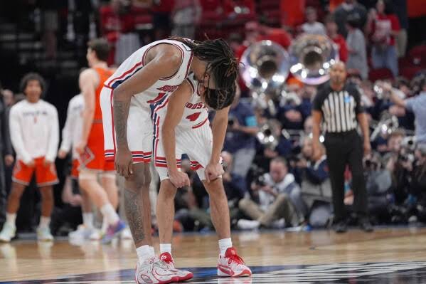 Houston’s season ends in tears after 65-55 loss to Illinois in NCAA Tournament