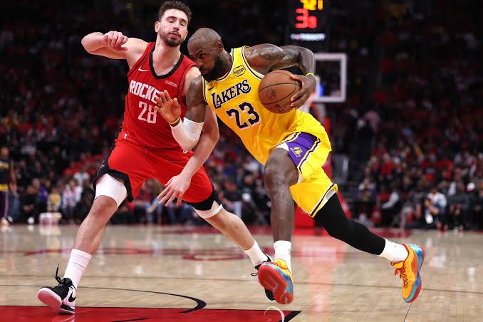 LeBron James leads Lakers’ rout of Rockets to close out series