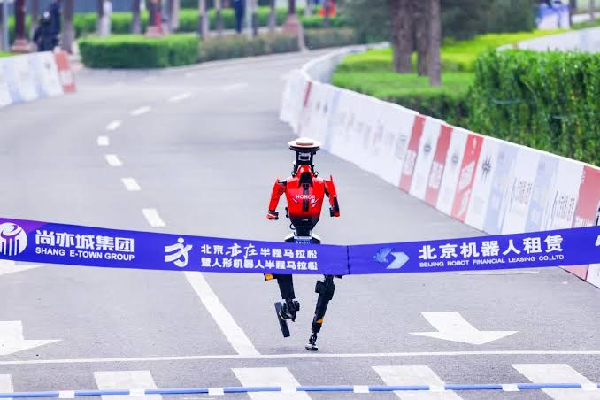 Robot runner handily beats humans in half-marathon, setting new record