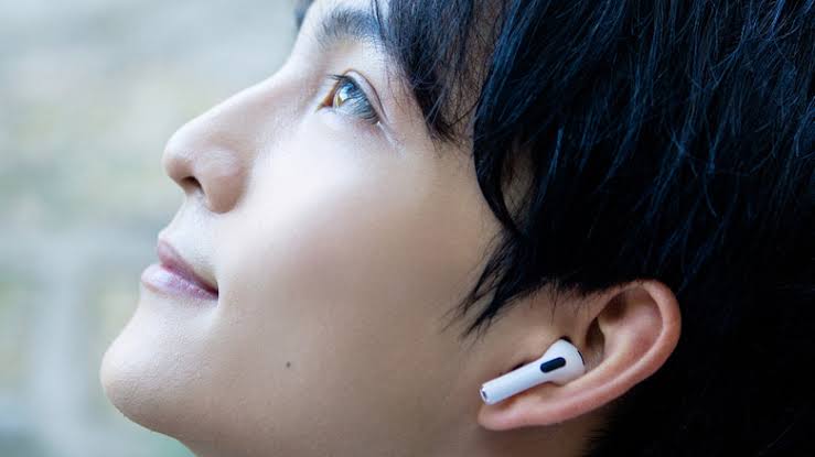 What Happens If You Wear Your AirPods All Day?