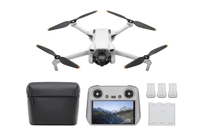 Amazon Offloads DJI Mini 3 Combo at Record Low, RC With Built-In Screen Included