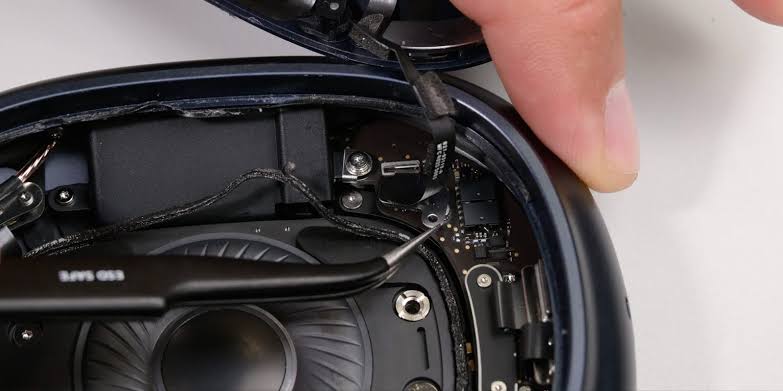 iFixit tears down the new AirPods Max 2, isn’t surprised
