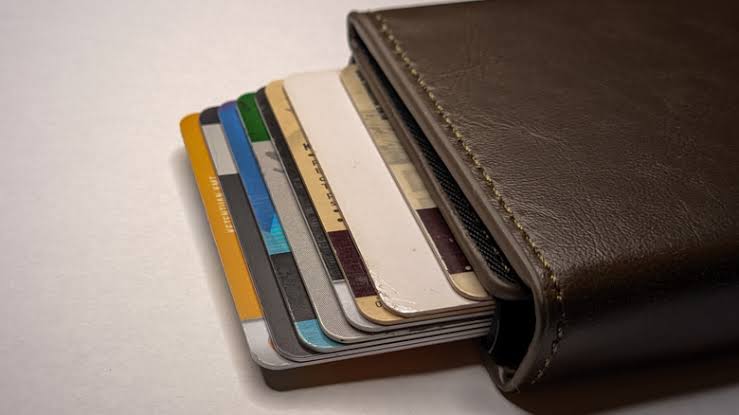 Why Almost No One Needs An RFID Blocking Wallet Anymore