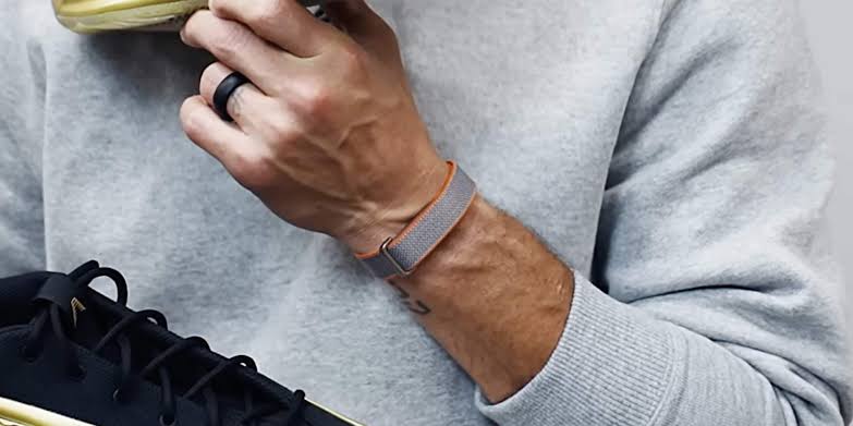 Google’s new Fitbit band has continued hiding in plain sight, software too [Gallery]
