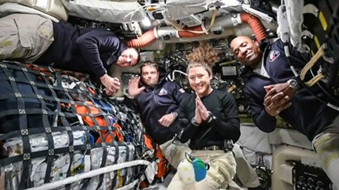 Artemis II astronauts among 1st to take smartphones to space