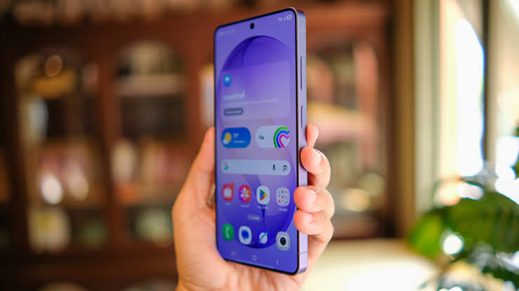 Samsung Added AirDrop To Its Older Phones, But Users Are Disappointed