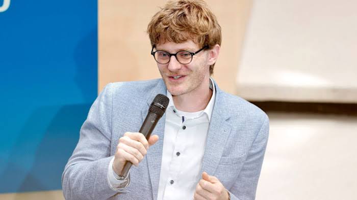 Months-old start-up Recursive Superintelligence raises $500mn for self-teaching AI