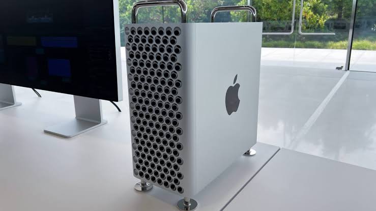 Apple Mac Pro Fades Into Oblivion
