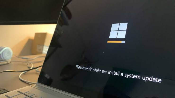 Microsoft will force-update PCs to Windows 11 25H2. You can’t opt out