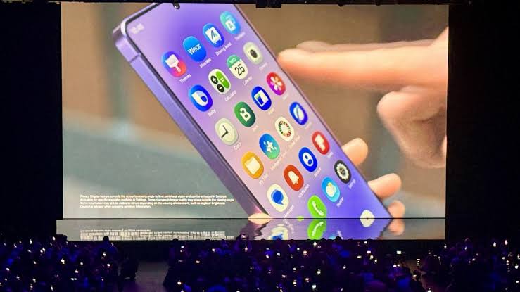 Samsung is discontinuing its texting app, tells impacted users to switch to Google Messages