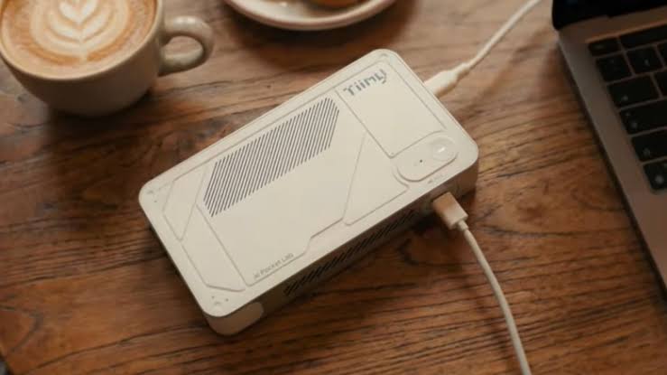 This Tiny Supercomputer Fits 'Doctorate-Level' AI Into Your Pocket