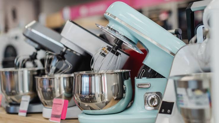 People Are Ditching KitchenAid Stand Mixers For A Brand 'Everyone's Recommending'