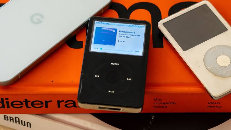 I stopped playing music on my Android phone and went back to my iPod
