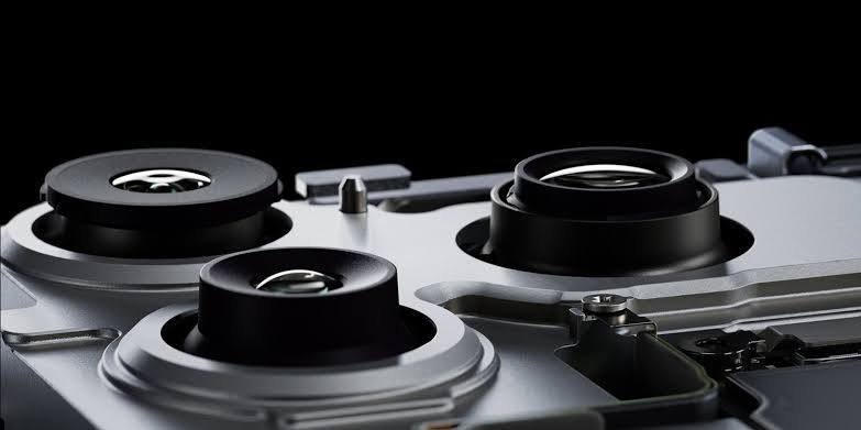 iPhone 18 Pro Max camera thicker, iPhone Ultra dummy unit compared to iPad mini