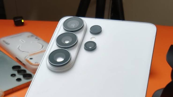 Samsung doesn’t need outside inspiration to redesign the Galaxy S27 camera