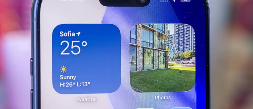 Apple's Dynamic Island will live on, new rumor claims - GSMArena.com news