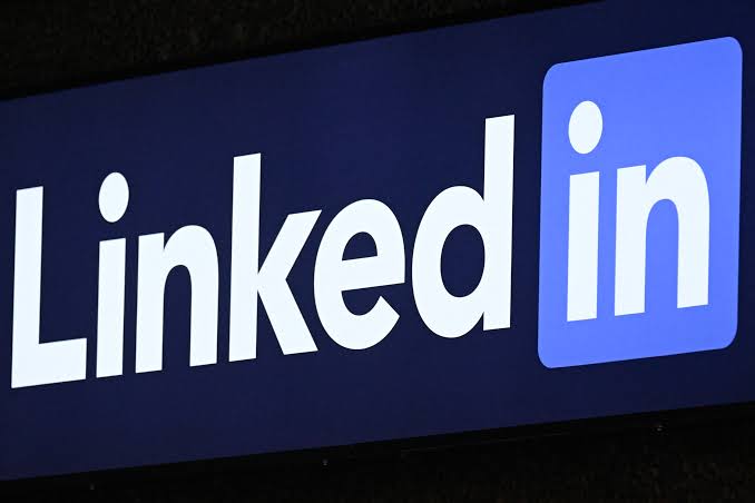 LinkedIn scanning users’ browser extensions sparks controversy and two lawsuits