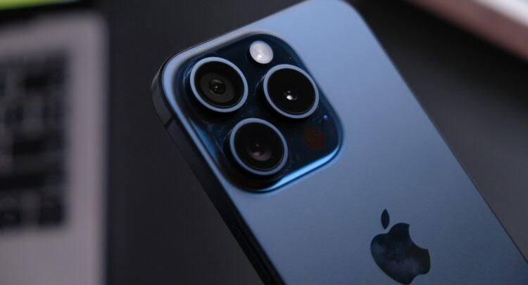 How Apple (AAPL) Plans to Turn the iPhone Camera into an AI Tool