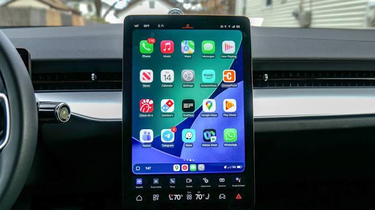 Apple CarPlay just beat Android Auto to hands-free Google Meet — and it's rolling out now