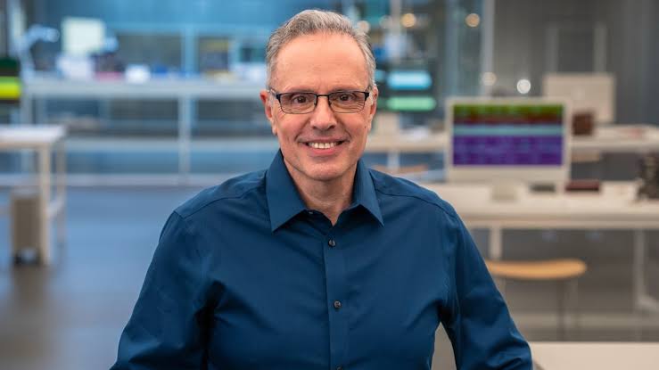 New Apple hardware chief wastes little time in introducing five underlings