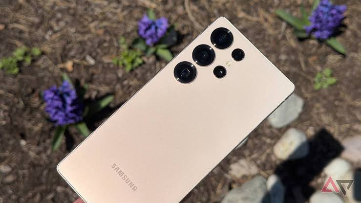 I used the Galaxy S25 Ultra, and I'm struggling to replace it in 2026