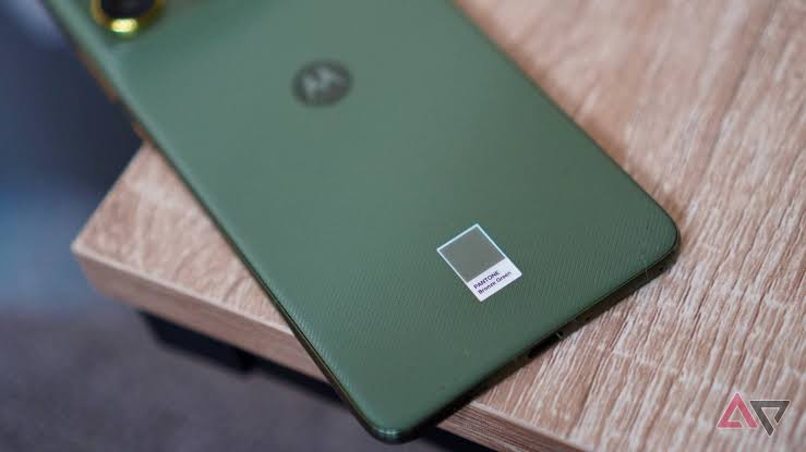 Motorola is releasing a ludicrous number of phones with the same name