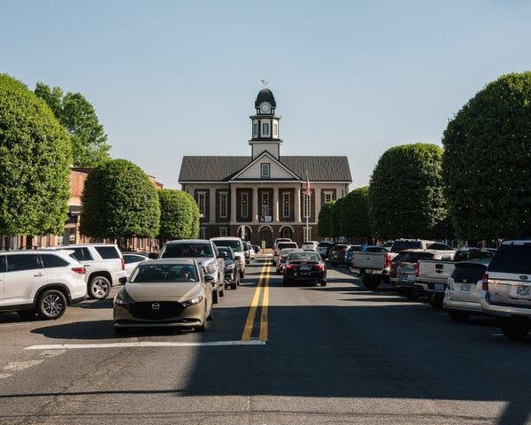 A 22,000-Home Community Is Being Built in a 5,000-Person Town