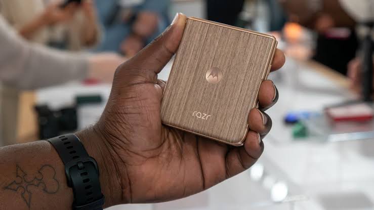 Wood you buy it? Moto Razr Ultra 2026 has a pair of alternative finishes in this leak
