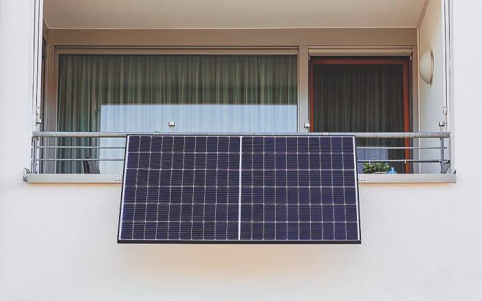 Balcony solar panels gain ground