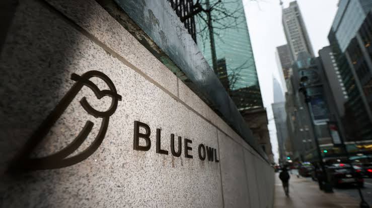 Blue Owl Investors Seek to Pull $5.4 Billion From Two Private-Credit Funds