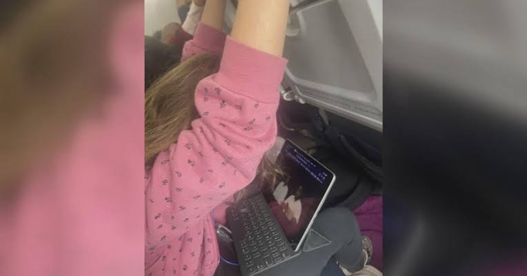 Travelers rattled after flight to O'Hare is diverted to Detroit due to unruly passenger