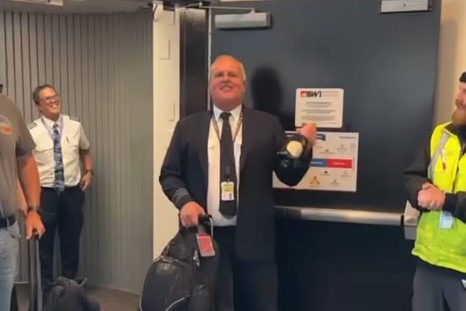 Spirit pilot ‘overwhelmed’ by rival airline’s gesture after his final flight before retirement is canceled