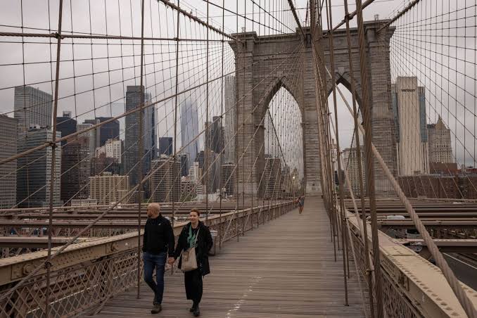 Global Bonds Slide as Failure of Talks Adds to Inflation Fears