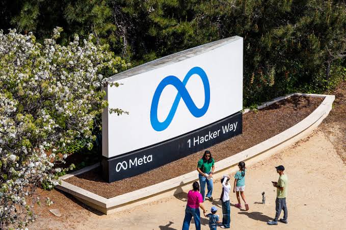 Meta Reports Big Revenue Jump and Projected Spending Increase