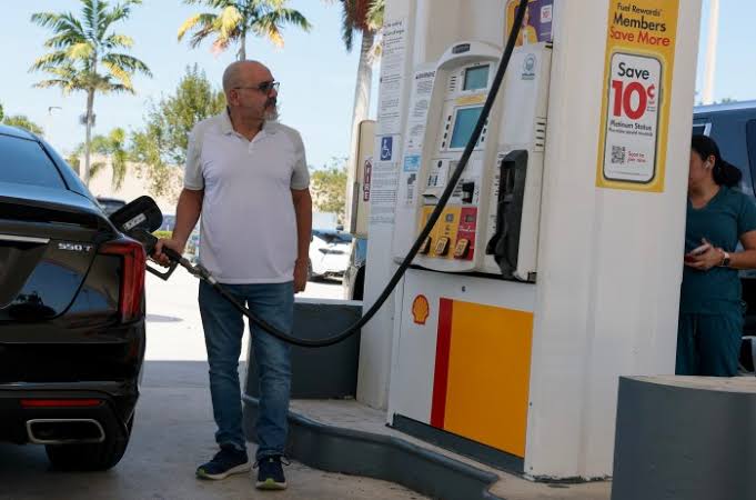 Americans Spent $125 Million More on Gas Friday Than They Did a Week Ago