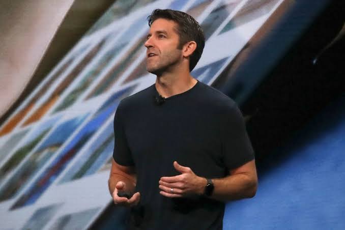 No pressure: Apple’s new CEO needs to be Steve Jobs and Tim Cook at the same time