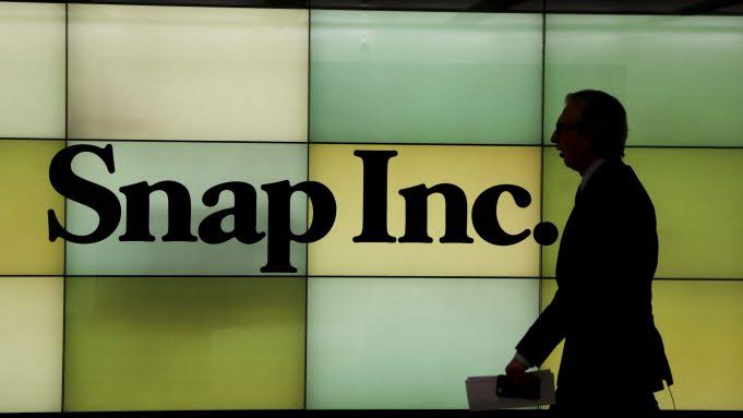 Snap Cutting 16% Of Full-Time Workforce; CEO Evan Spiegel Says AI Offers "New Way Of Working"