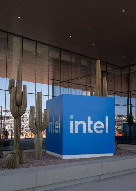 Intel’s Revenues Soar, Aided by A.I. Boom